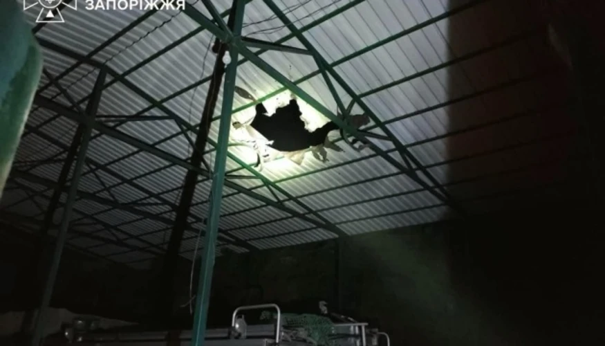 На Запоріжжі ворог цілеспрямовано вдарив безпілотником по пожежній частині: поранено рятувальника